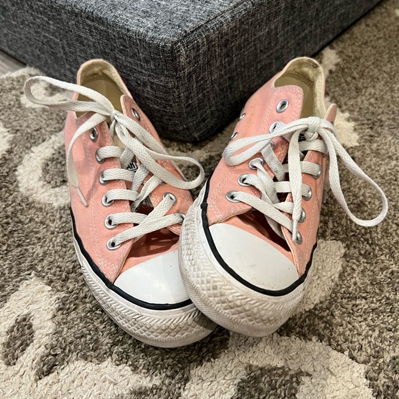 Light pink Converse - Picture 4 of 8